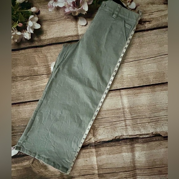 Wide-Leg Women's Jeans in Light Green - Picture 6 of 8